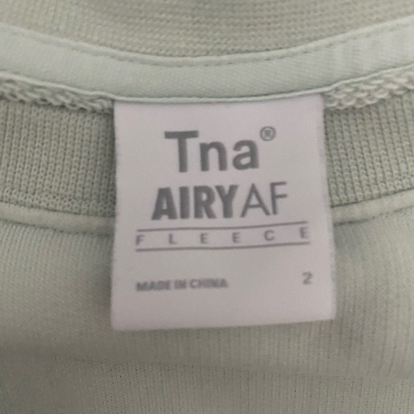 Aritzia Tna AiryAF Crewneck - Picture 3 of 3